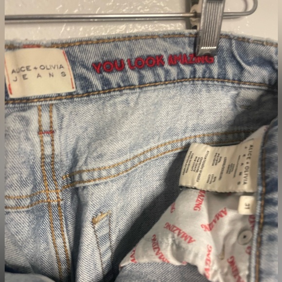 Alice + Olivia Distressed High Waisted Raw Cuffed Boyfriend Jeans. Size 31 - Picture 4 of 8